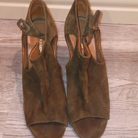 Vero Cuoio Heels - Picture 1 of 5